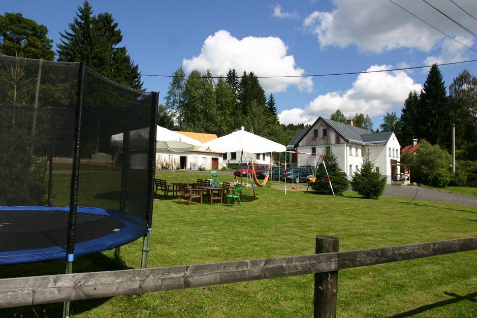 Jeleni Chata Skladanka Lučany nad Nisou Eksteriør billede